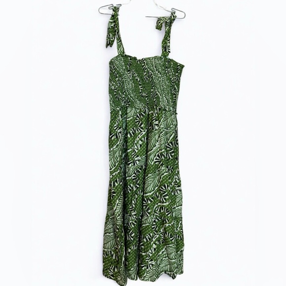 THML Dresses & Skirts - THML Sleeveless Midi Dress